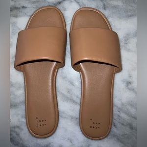 Women’s Target Lulu Slide Sandals - A New Day tan - size 10 - like new